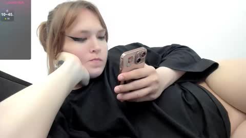 yomoyoo online show from 11/13/25, 08:30