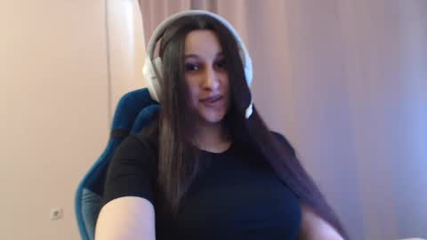 Sophie online show from 04/03/26, 01:09