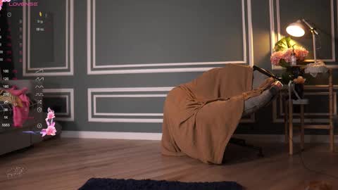 Mika online show from 01/26/25, 06:37