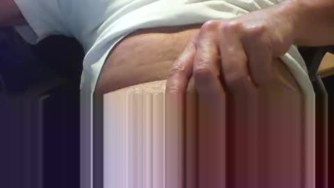 Snapshot of yoram4 chatting on 12/17/24, 01:38 Yoram online show from 12/17/24, 01:38