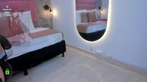 Yoselin online show from 04/11/26, 07:45