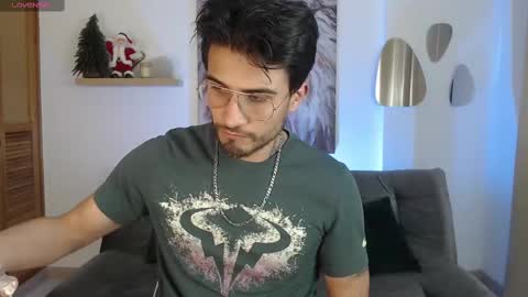 Snapshot of yoshy_man chatting on 12/31/24, 03:01 yoshy_man online show from 12/31/24, 03:01