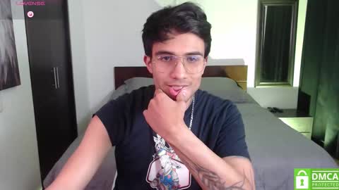 Snapshot of yoshy_man chatting on 11/18/25, 02:39 yoshy_man online show from 11/18/25, 02:39