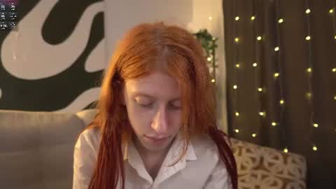 Snapshot of you_fell_in_love chatting on 07/10/26, 08:22 Elizabeth brunette -- Darline blonde online show from 07/10/26, 08:22