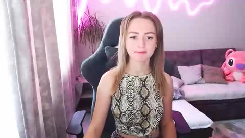 Bella online show from 05/25/26, 07:36