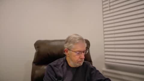 Colorado Guy Straight online show from 11/04/25, 12:48