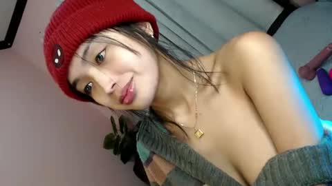 Snapshot of yougotelise69 chatting on 01/12/25, 09:19 HAPPY BIRTHDAY TO ME online show from 01/12/25, 09:19