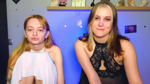 Anna and Luna online show from 05/22/26, 06:02