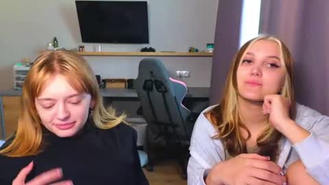 Anna and Luna online show from 06/24/26, 05:23