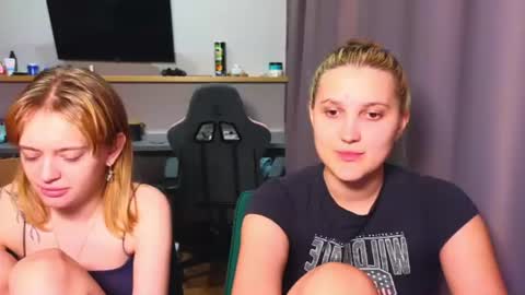 Anna and Luna online show from 07/17/26, 05:51
