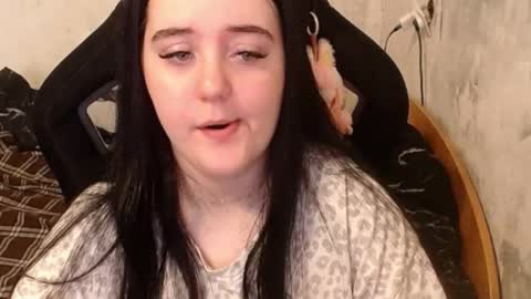 your_8a8y online show from 09/24/25, 07:33