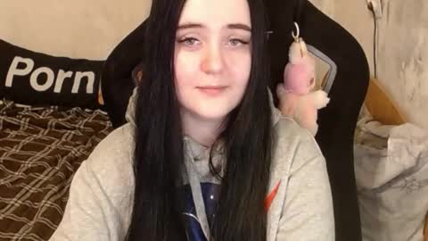 your_8a8y online show from 11/12/25, 12:16