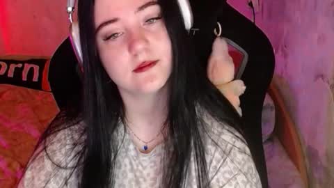 your_8a8y online show from 12/01/25, 12:32