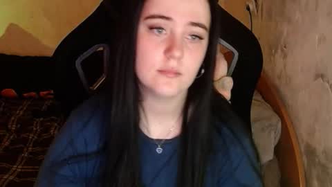 your_8a8y online show from 12/04/25, 12:14