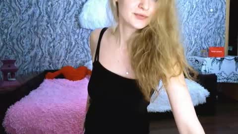 Snapshot of your_____girl chatting on 12/21/25, 11:39 Secret identity online show from 12/21/25, 11:39