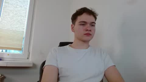 your_bunny123 online show from 12/21/25, 10:44