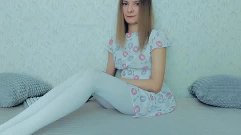 Lily online show from 01/11/25, 04:48