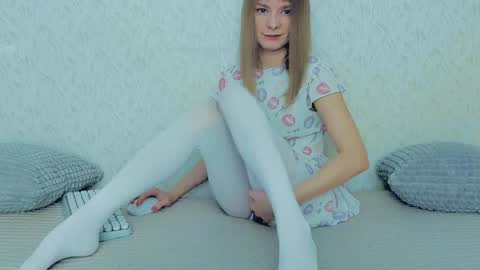 Lily online show from 01/22/25, 05:05