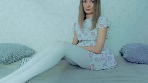 Lily online show from 02/10/25, 05:47