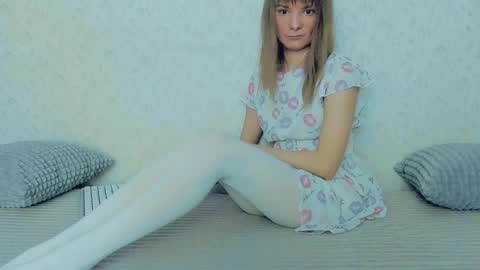 Lily online show from 02/25/25, 12:24