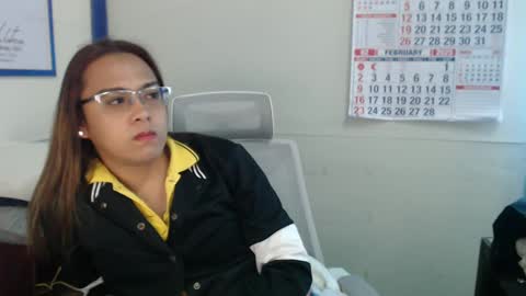 your_dreamgirlxxx69 online show from 02/05/25, 12:10