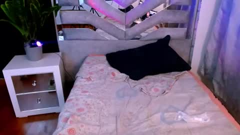 your_girl_of_dream online show from 04/07/26, 03:29