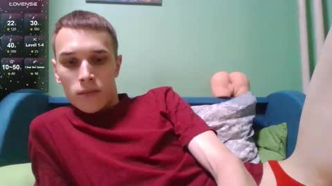 Snapshot of your_honeyy chatting on 11/26/25, 08:32 Mark online show from 11/26/25, 08:32