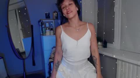 Alex and Kris long hair online show from 09/25/25, 07:39