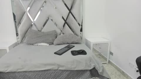 Snapshot of your_lady_milf chatting on 02/25/25, 12:24 your_lady_milf online show from 02/25/25, 12:24