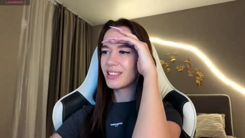 Jessica Loyd online show from 09/15/25, 09:09