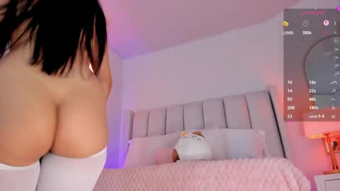 your_petite18 online show from 05/14/26, 11:44