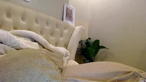 Snapshot of your_pov chatting on 02/09/26, 06:17 Lena online show from 02/09/26, 06:17