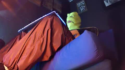 Miss Sarah online show from 12/30/24, 01:58