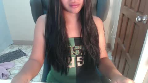 Snapshot of your_shy_deia chatting on 10/17/25, 06:38 call me deia online show from 10/17/25, 06:38
