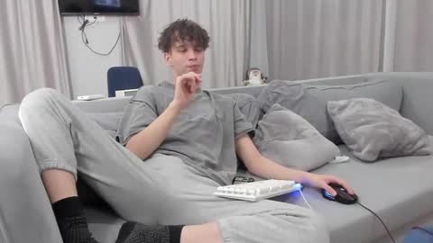 Snapshot of your_shy_guy chatting on 02/20/25, 06:57 your_shy_guy online show from 02/20/25, 06:57