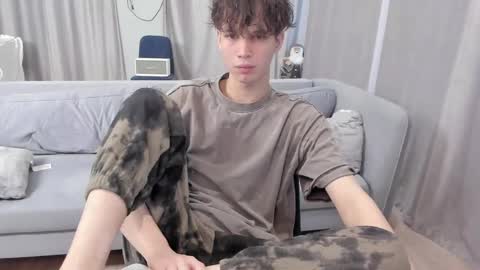 Snapshot of your_shy_guy chatting on 02/24/25, 02:15 your_shy_guy online show from 02/24/25, 02:15