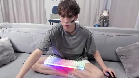 Snapshot of your_shy_guy chatting on 03/05/25, 02:23 your_shy_guy online show from 03/05/25, 02:23