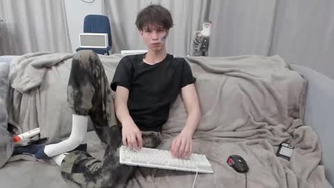 Snapshot of your_shy_guy chatting on 03/07/25, 06:00 your_shy_guy online show from 03/07/25, 06:00