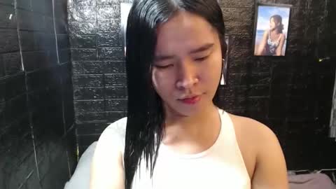 Snapshot of your_twinkletoes18 chatting on 10/17/25, 08:39 your_twinkletoes18 online show from 10/17/25, 08:39