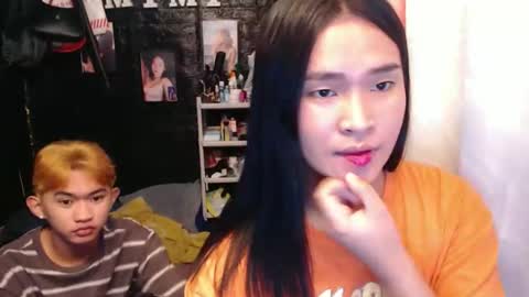 Snapshot of your_twinkletoes18 chatting on 11/19/25, 06:30 your_twinkletoes18 online show from 11/19/25, 06:30