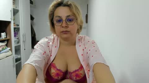 Snapshot of your_victoria chatting on 02/16/25, 07:05 Your Victoria online show from 02/16/25, 07:05