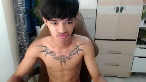 yourasian_eric online show from 04/30/26, 08:53