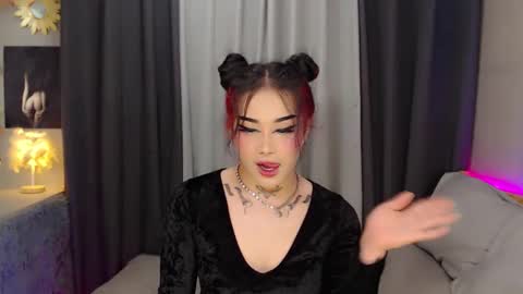 kim online show from 02/04/25, 06:49