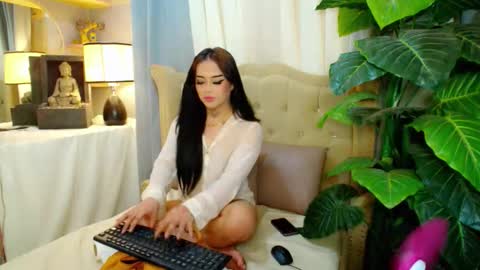kim online show from 10/20/25, 11:10