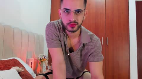 YOURBOYNEXTDOOR online show from 12/31/24, 10:15