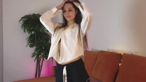 Caroline online show from 01/12/25, 04:31