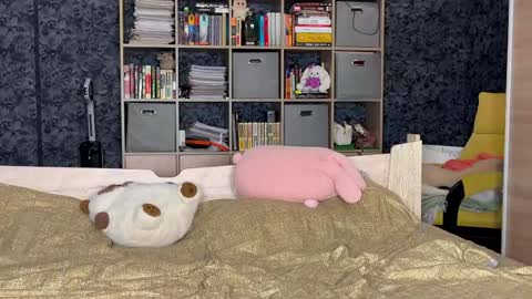 Mia online show from 04/16/26, 04:19