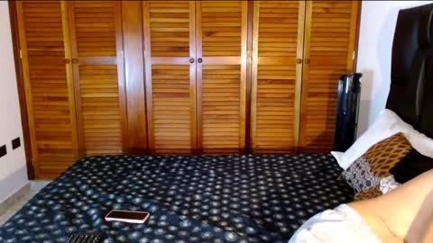 Snapshot of yourcouplehot chatting on 11/15/25, 06:33 yourcouplehot online show from 11/15/25, 06:33