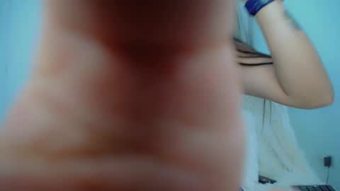 Snapshot of yourcutegiirl chatting on 06/05/26, 04:45 Salom online show from 06/05/26, 04:45