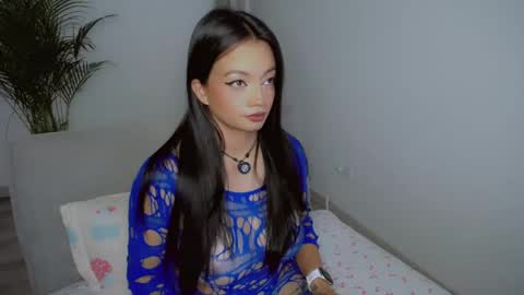 Snapshot of yourcutegiirl chatting on 06/08/26, 09:37 Salom online show from 06/08/26, 09:37